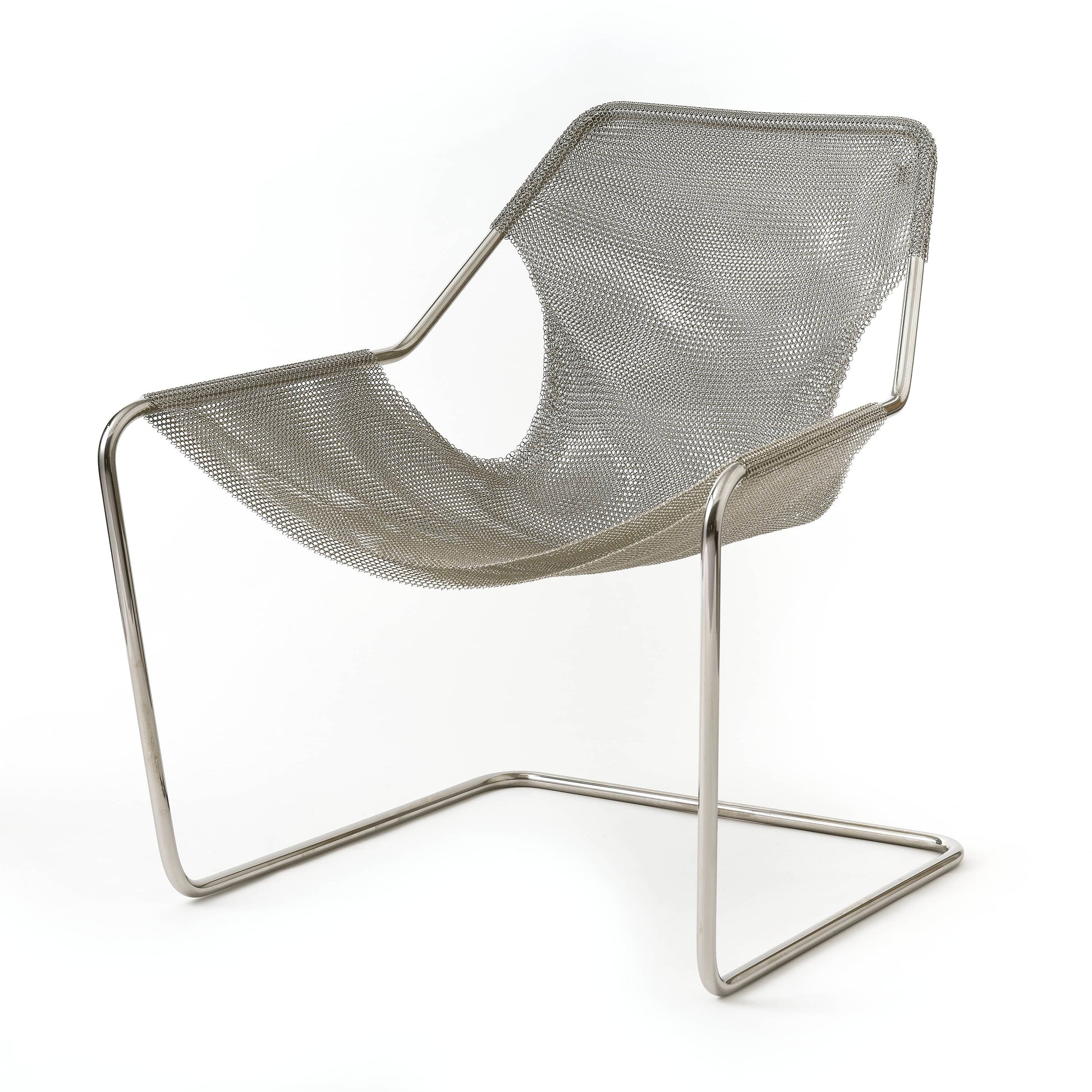 SOU Services｜Rental Chair : Paulistano Mesh Arm Chair by OBJEKTO