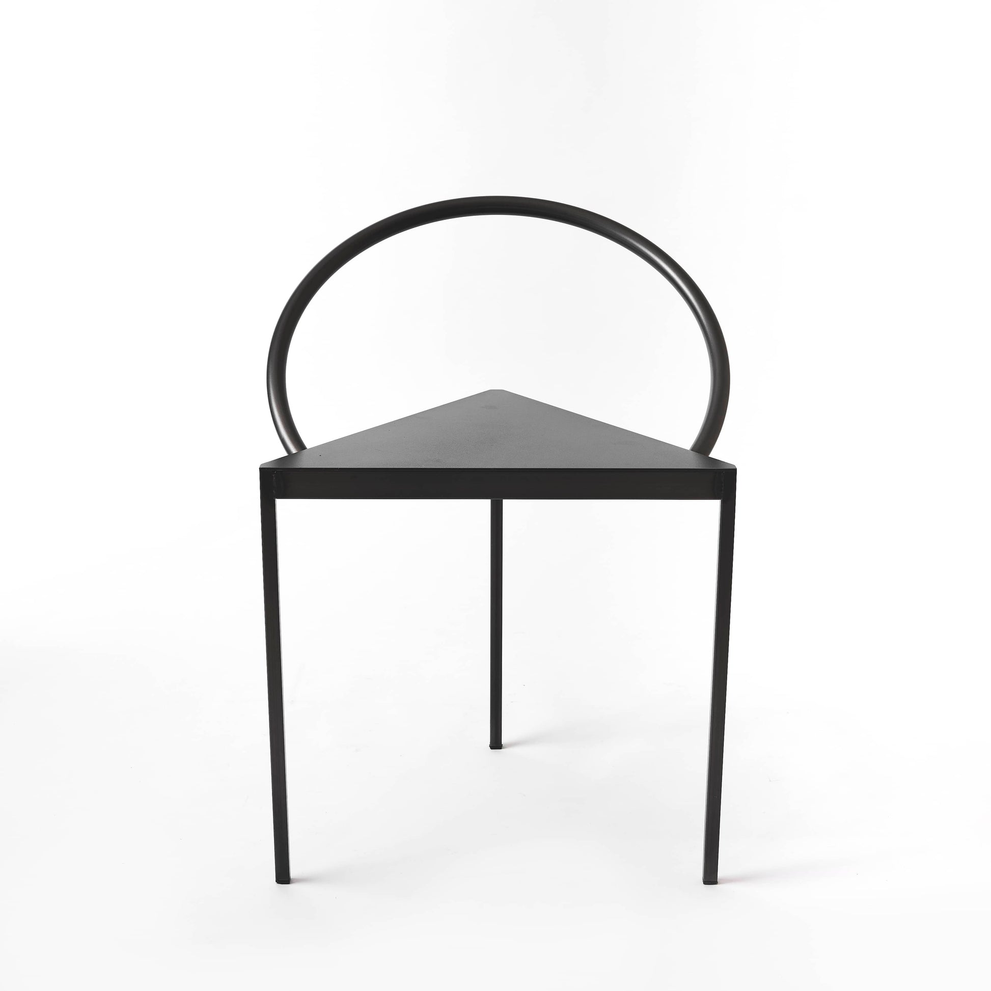 SOU Services｜Rental Chair : TRIANGOLO CHAIR BLACK by FRAMA